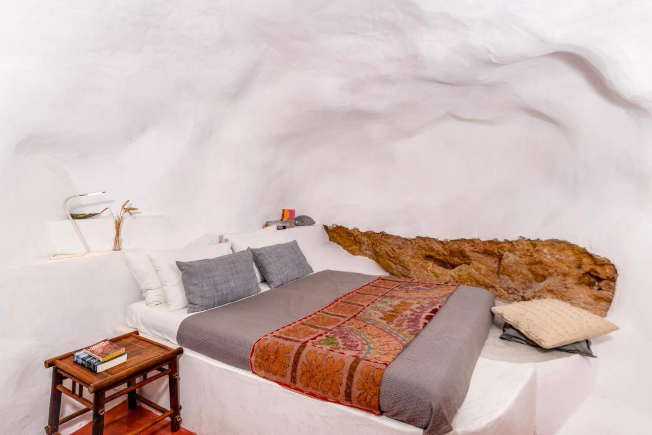 Traditional Farmers Caves Emporio  Extérieur photo