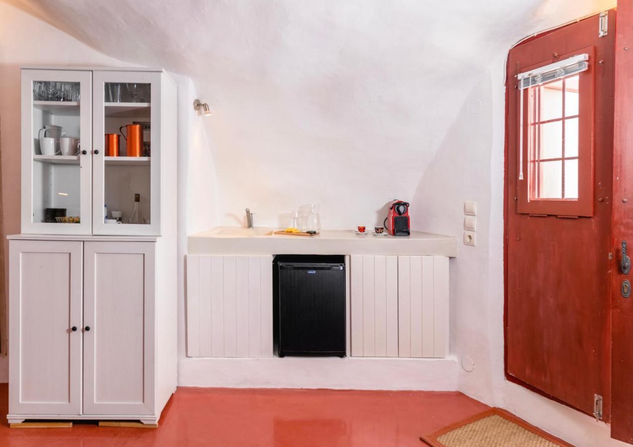 Traditional Farmers Caves Emporio  Extérieur photo