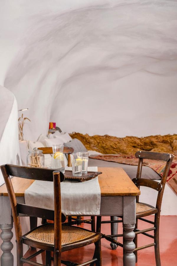 Traditional Farmers Caves Emporio  Extérieur photo