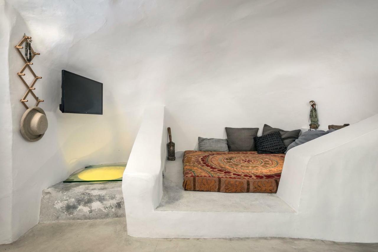 Traditional Farmers Caves Emporio  Extérieur photo